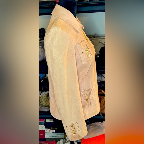 ST JOHN COLLECTION - Picture 6 of 9